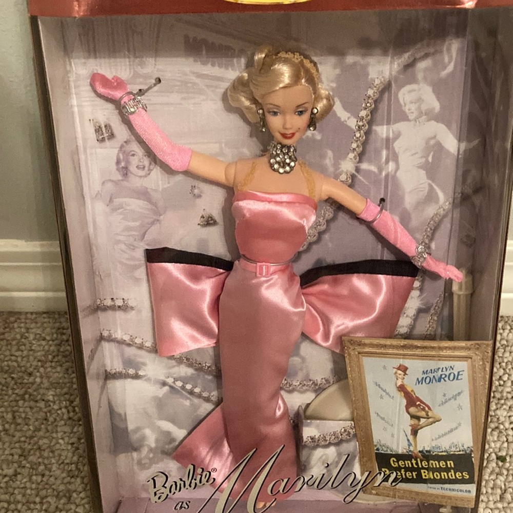 Vintage Barbie as Marilyn Gentlemen Prefer Blondes ( some box damage) 1997